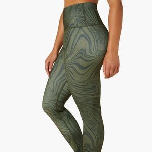 NWT Beyond Yoga High-Wasted Midi Leggings
